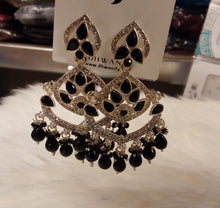 Load image into Gallery viewer, Earrings