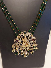 Load image into Gallery viewer, Vitorian emerald chain with godess lakmi
