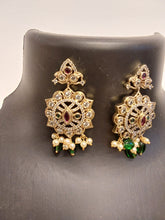 Load image into Gallery viewer, Long imitation emerald necklace
