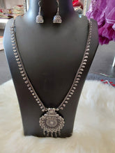 Load image into Gallery viewer, Long oxidized jewellery set
