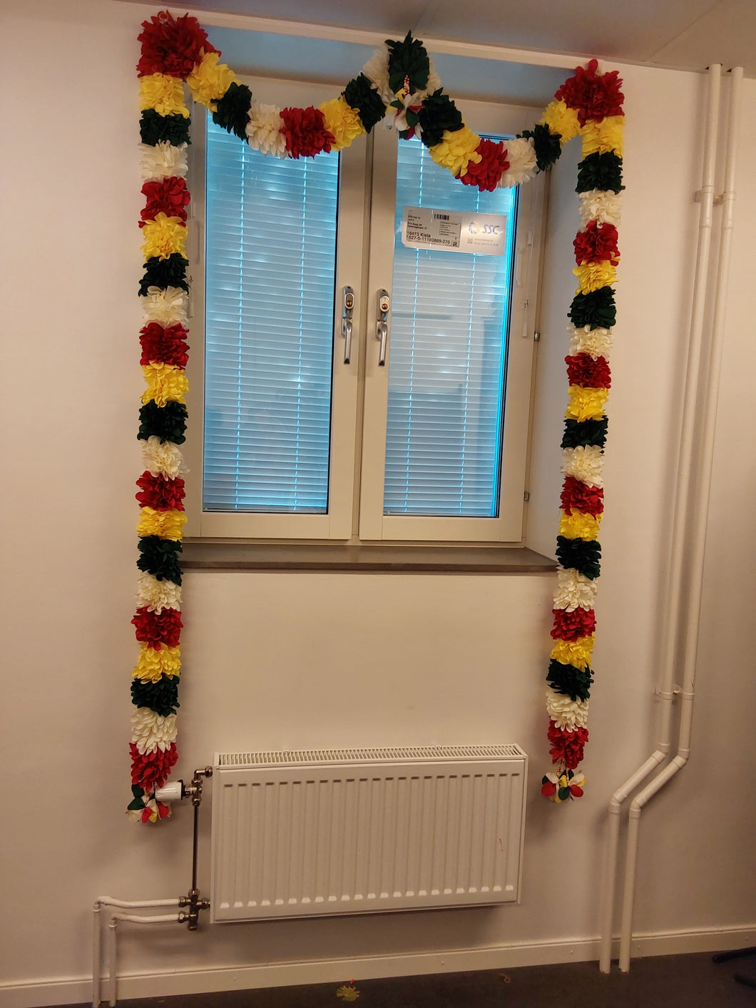 Cloth garland
