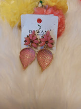 Load image into Gallery viewer, Earrings
