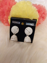 Load image into Gallery viewer, Earrings
