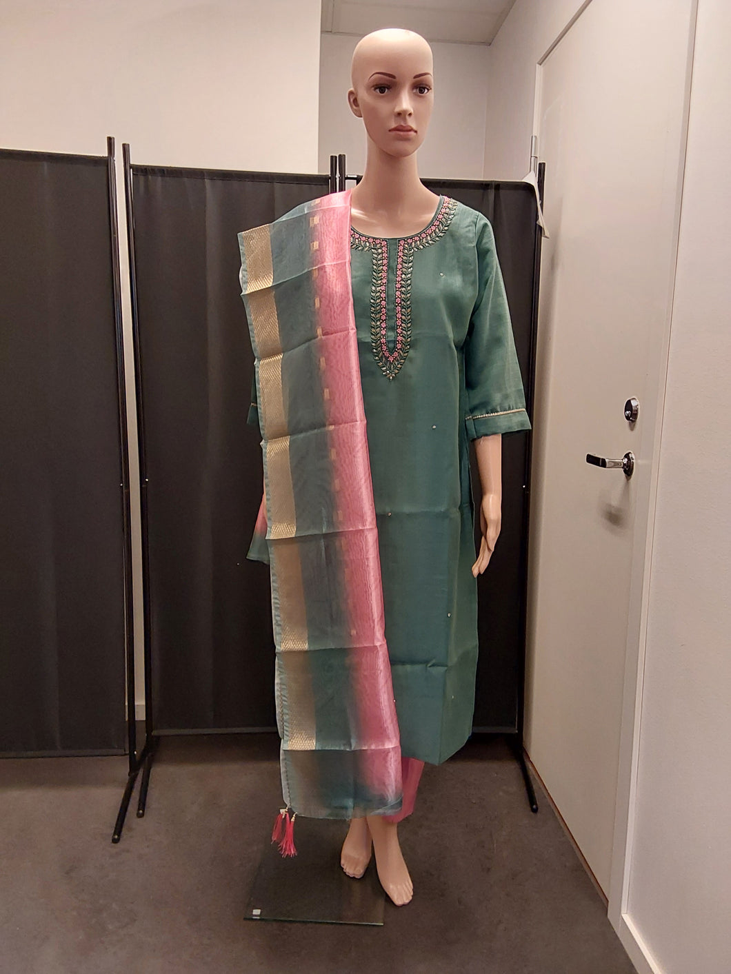 Women kurta, pant and Dupatta
