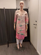 Load image into Gallery viewer, Women kurta,Pant and Duppata
