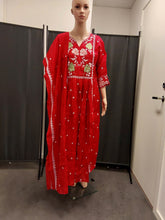 Load image into Gallery viewer, Women kurta, Pant and Duppata
