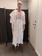 Load image into Gallery viewer, Women kurta pant and Dupatta

