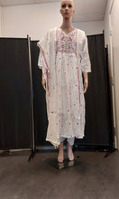 Load image into Gallery viewer, Women kurta pant and Dupatta
