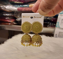 Load image into Gallery viewer, Earrings
