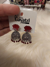 Load image into Gallery viewer, Earrings
