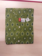 Load image into Gallery viewer, Women kurta
