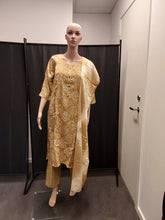 Load image into Gallery viewer, Feeding women kurta set
