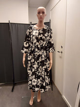 Load image into Gallery viewer, Feeding kurtis
