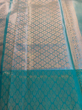 Load image into Gallery viewer, Saree
