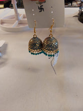 Load image into Gallery viewer, Earrings
