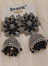 Load image into Gallery viewer, Earrings
