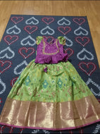 Beautiful big border skirt n top