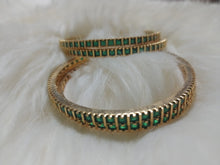 Load image into Gallery viewer, Green coloUr stone bangles
