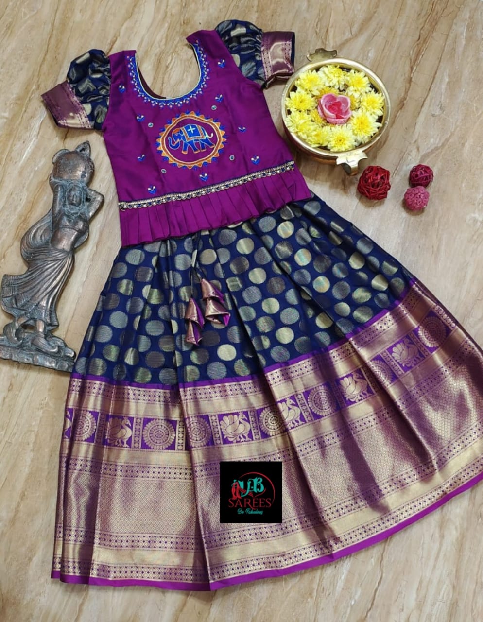 Special Banarasi kids collections for ur little princess